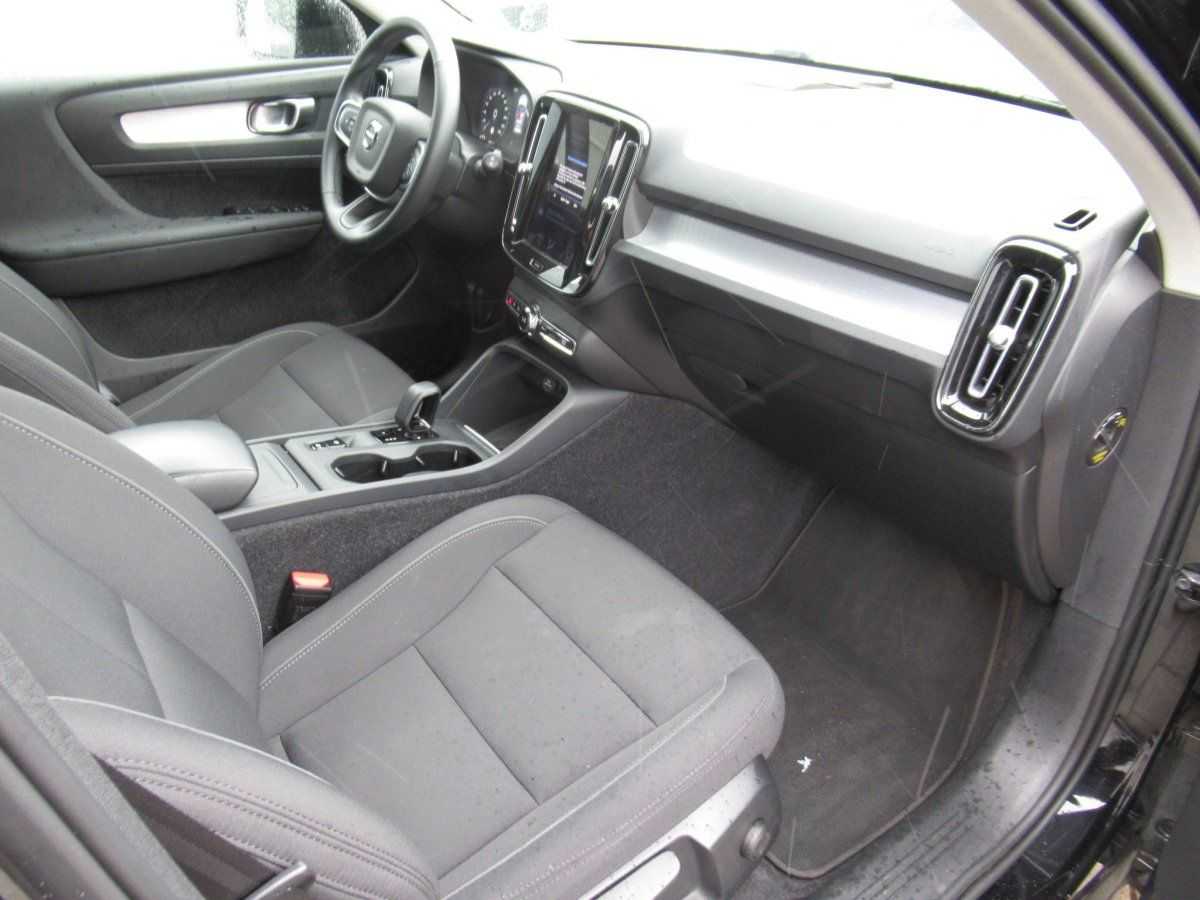 Volvo  T3 Benzin Momentum Pro Automatik