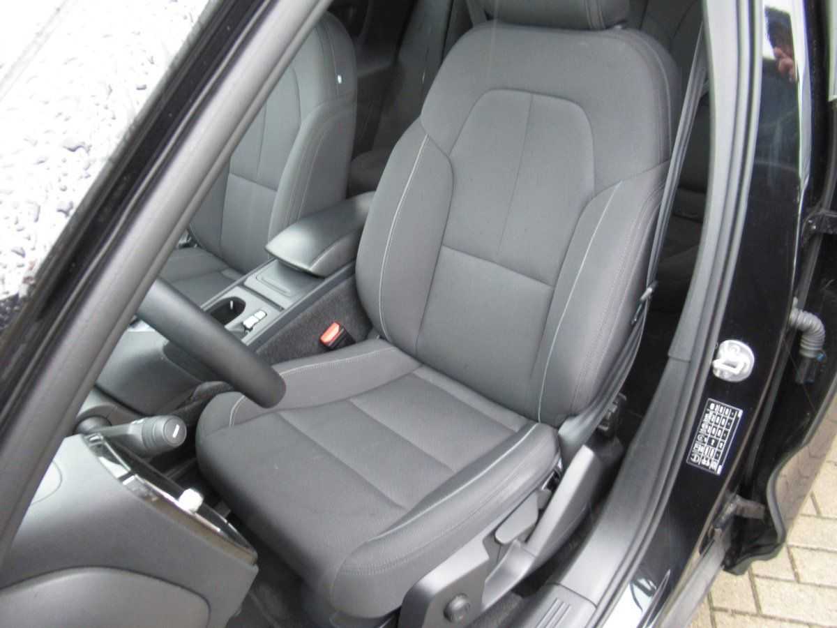 Volvo  T3 Benzin Momentum Pro Automatik