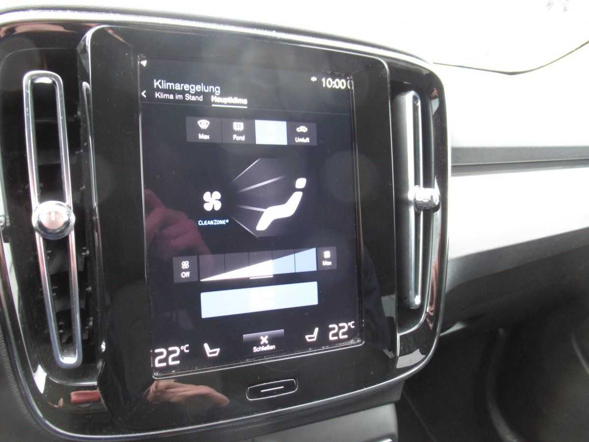 Volvo  T3 Benzin Momentum Pro Automatik