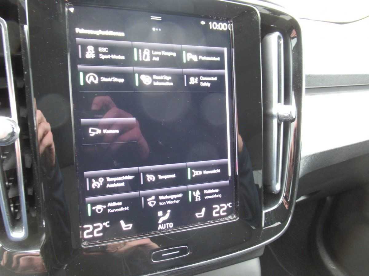 Volvo  T3 Benzin Momentum Pro Automatik