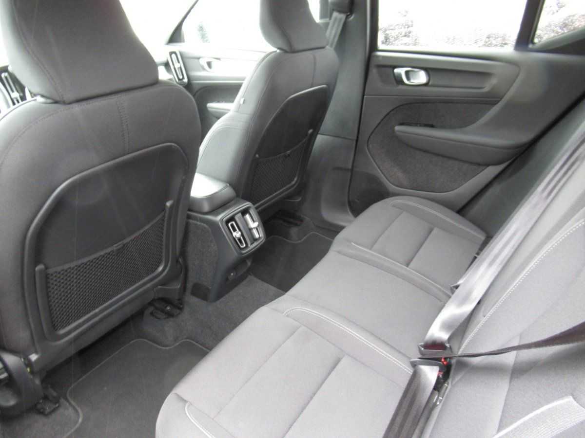 Volvo  T3 Benzin Momentum Pro Automatik