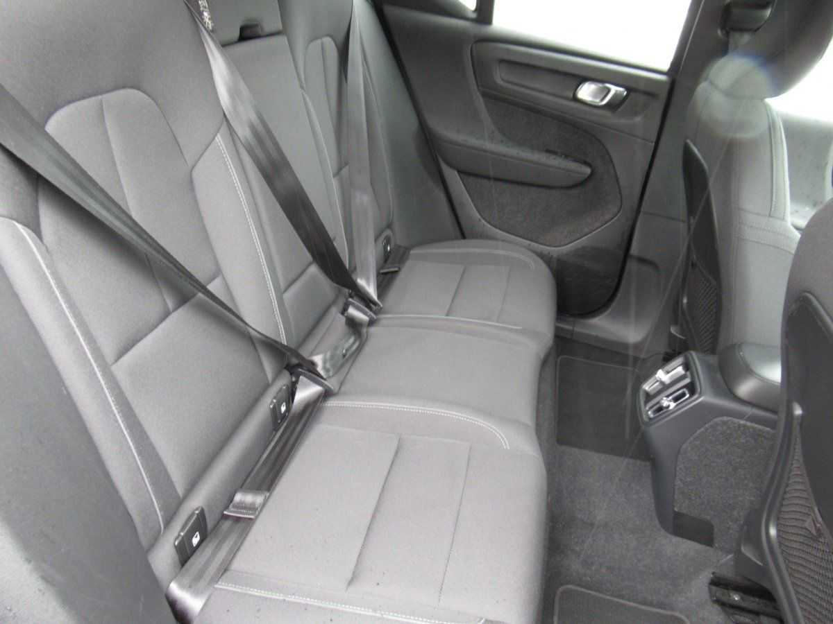 Volvo  T3 Benzin Momentum Pro Automatik