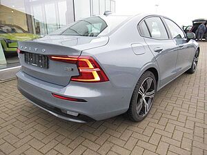 Volvo  Ultimate B5 AWD Benzin Dark Automatik