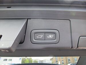 Volvo  B4 Diesel Plus Dark Automatik