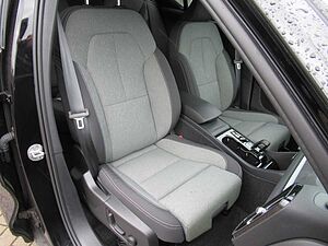 Volvo  B3 Benzin Plus Dark Automatik