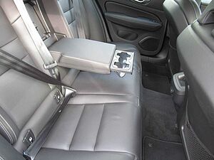 Volvo  B4 Benzin Plus Dark Automatik