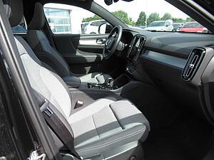 Volvo  B4 Benzin Plus Dark Automatik