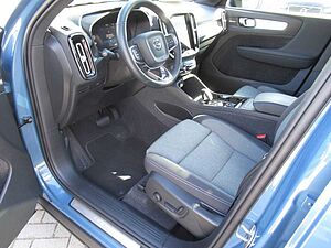 Volvo  B3 Benzin Plus Dark Automatik