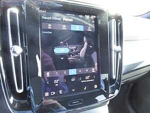 Volvo  B3 Benzin Plus Dark Automatik
