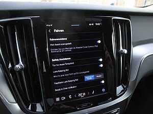 Volvo  B3 Benzin Core Automatik