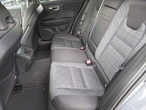 Volvo  B3 Benzin Core Automatik