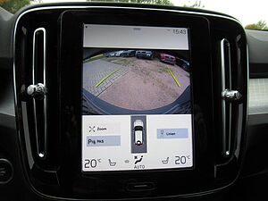 Volvo  T3 Benzin Momentum Pro 6 Gang Schalter
