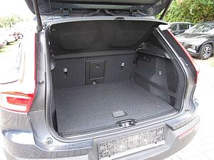 Volvo  T3 Benzin Momentum Pro 6 Gang Schalter