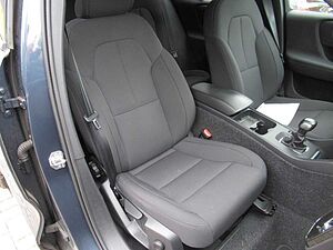 Volvo  T3 Benzin Momentum Pro 6 Gang Schalter