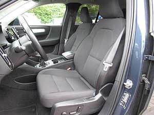 Volvo  T3 Benzin Momentum Pro 6 Gang Schalter