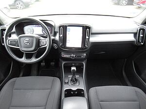 Volvo  T3 Benzin Momentum Pro 6 Gang Schalter