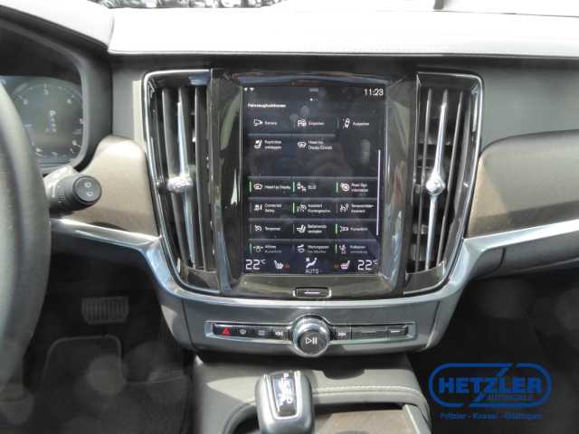 Volvo  Core 2WD B4 Benzin EU6d ACC DAB SHZ LenkradHZG