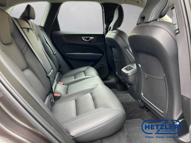 Volvo  2WD Diesel EU6d B4 D Plus Bright AHK DAB SHZ El. Heckklappe LenkradHZG