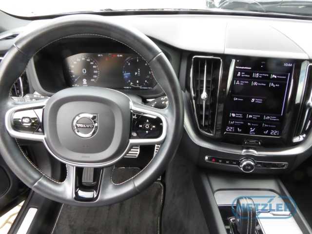 Volvo  R Design 2WD B4 Diesel EU6d Navi digitales Cockpit Memory Sitze Soundsystem LED