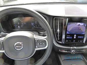 Volvo  Momentum Pro AWD B4 Diesel EU6d Allrad Navi digitales Cockpit Soundsystem Harman