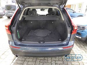 Volvo  Momentum Pro AWD B4 Diesel EU6d Allrad Navi digitales Cockpit Soundsystem Harman