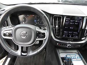 Volvo  R Design 2WD B4 Diesel EU6d Navi digitales Cockpit Memory Sitze Soundsystem LED