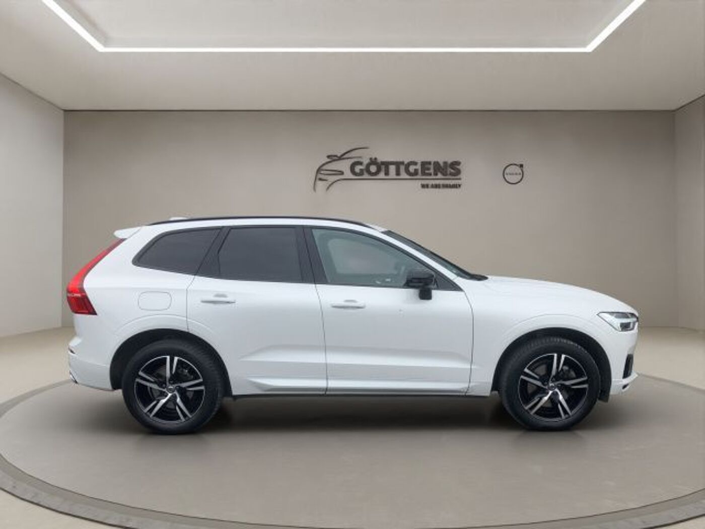 Volvo  T8 AWD RECHARGE R-DESIGN PANO AHK STANDH.