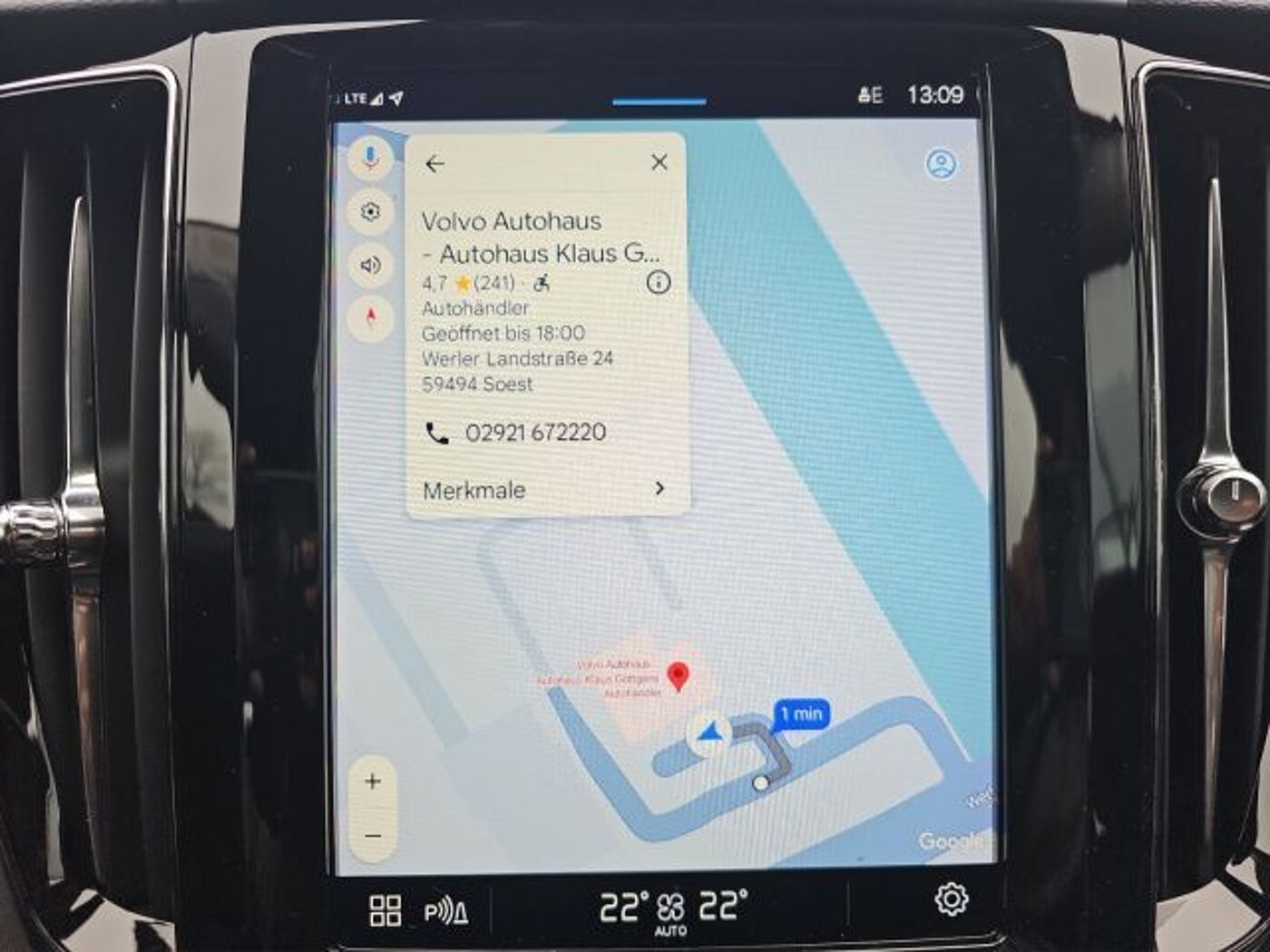 Volvo  B4 Momentum Pro NAVI LM18 APPLE CARPLAY DAB