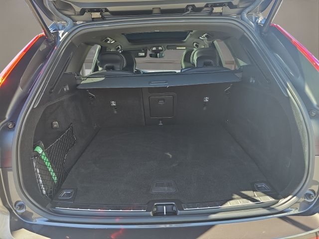 Volvo  T8 AWD Recharge RDesign NAVI PANO LED