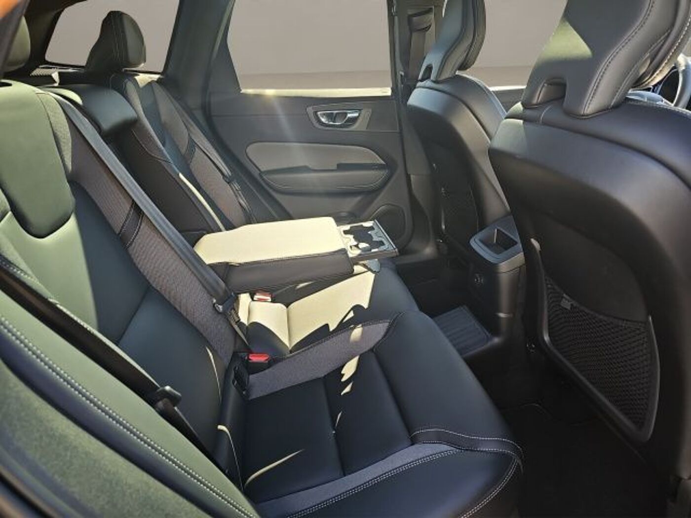 Volvo  T8 AWD Recharge RDesign NAVI PANO LED