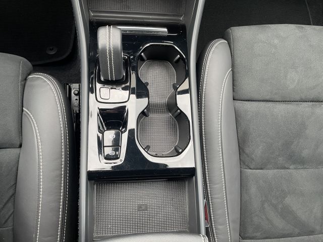 Volvo  T5 Recharge R-Design NAVI STANDH.19LM LED