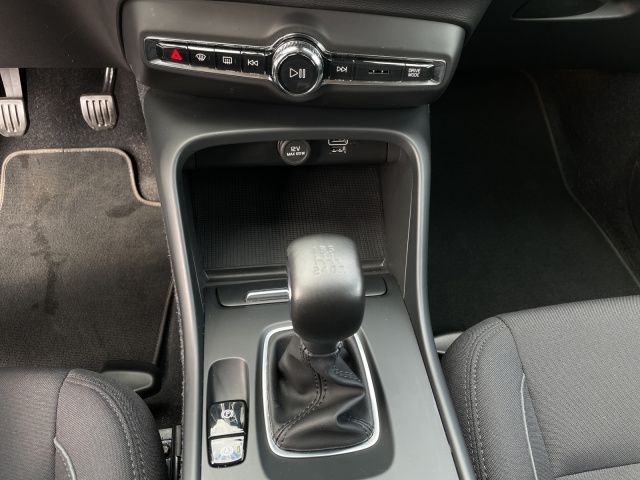 Volvo  T2 Momentum Pro LED 18LM NAVI SITZH. KAMERA