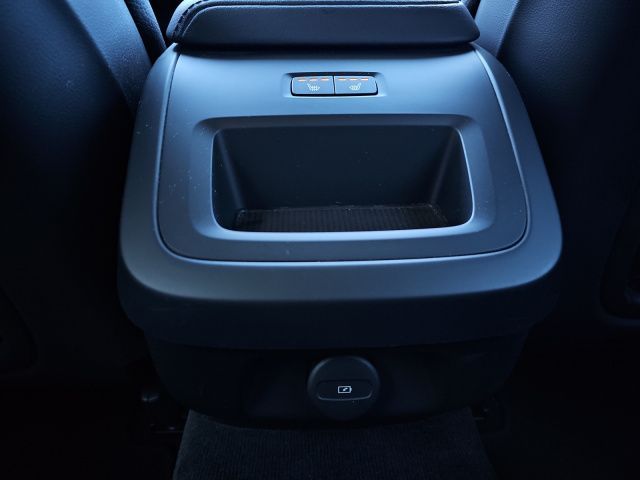 Volvo  B4 Plus Dark NAVI ACC LED LM18 KAMERA SITZH.