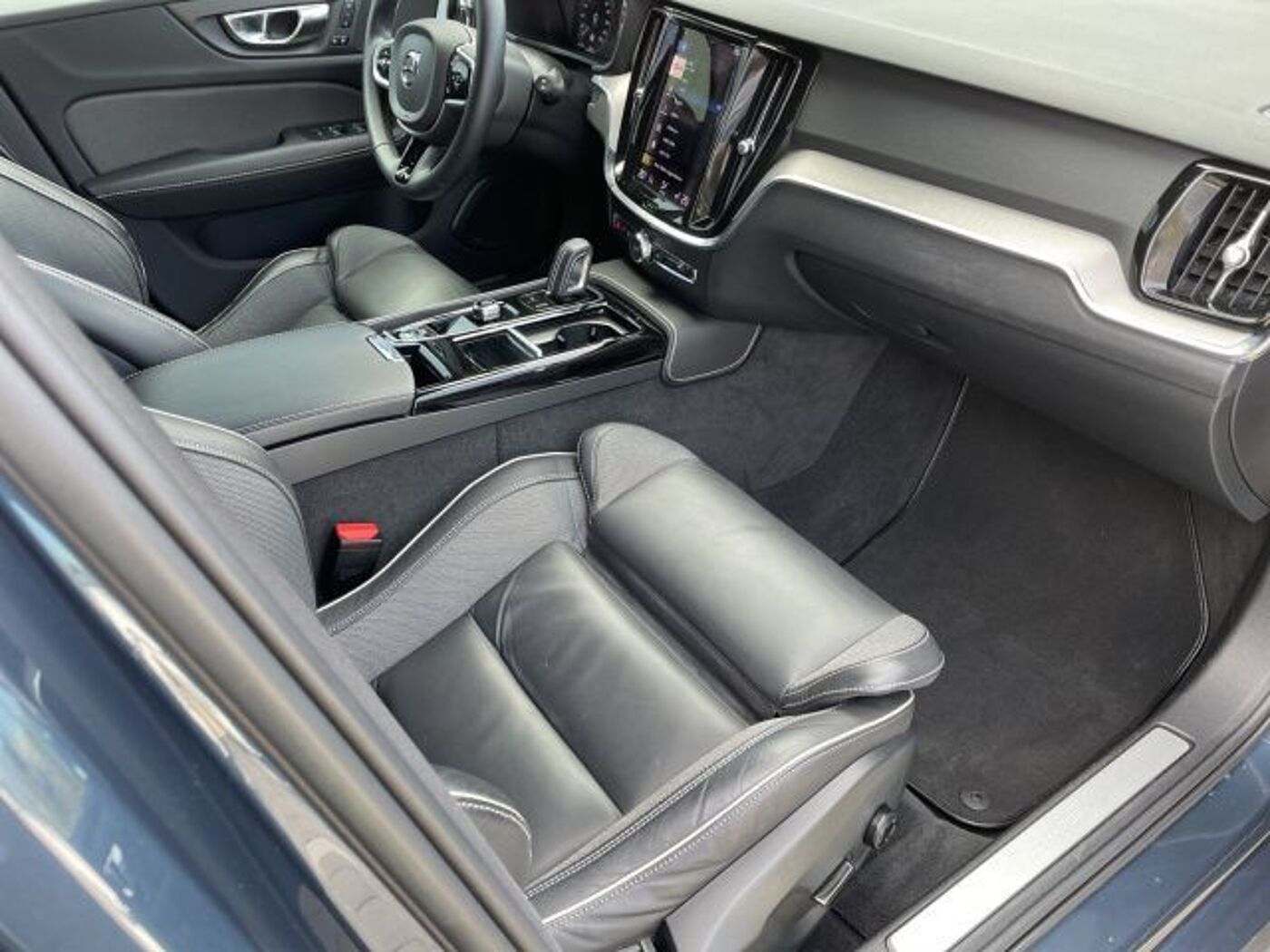 Volvo  T8 AWD R-DESIGN AHK NAVI LED WINTER PAKET