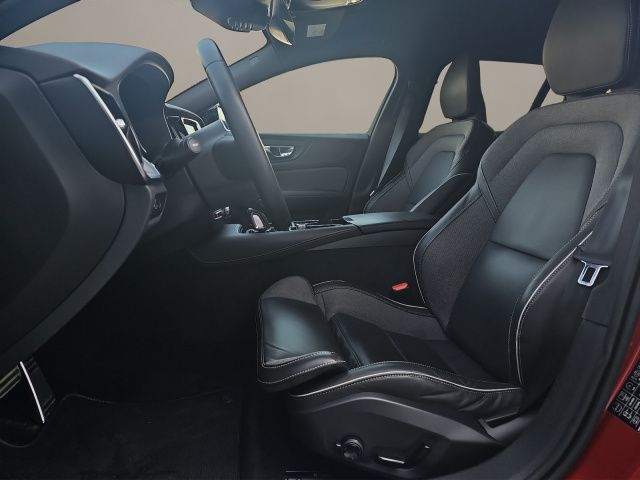 Volvo  T8 AWD Recharge R Design AHK LED SITZKOMFORT
