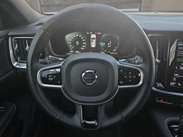 Volvo  T8 AWD Recharge R Design AHK LED SITZKOMFORT