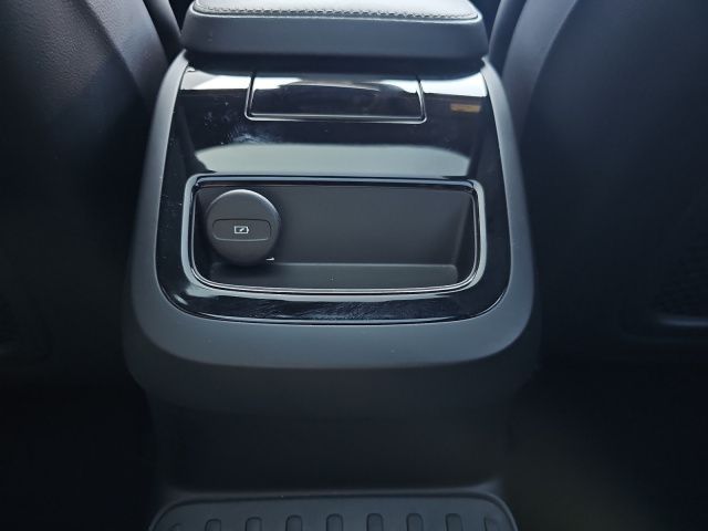 Volvo  T6 AWD Plug-in R Design NAVI LED 19LM PANO