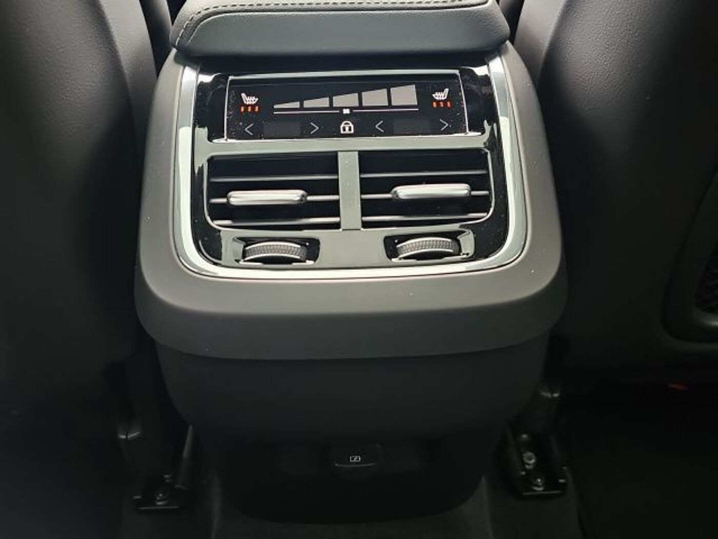 Volvo  B5  AWD Ultimate Dark AHK NAVI 360° STANDH