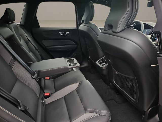 Volvo  B5  AWD Ultimate Dark AHK NAVI 360° STANDH