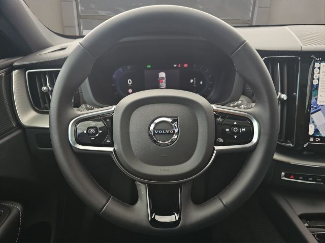Volvo  B5  AWD Ultimate Dark AHK NAVI 360° STANDH