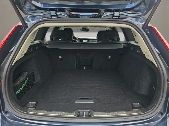Volvo  B4 D Plus Dark ACC Navi Harman Kardon LED