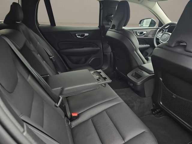 Volvo  B4 D Plus Dark ACC Navi Harman Kardon LED