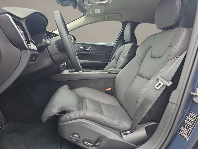 Volvo  B4 D Plus Dark ACC Navi Harman Kardon LED