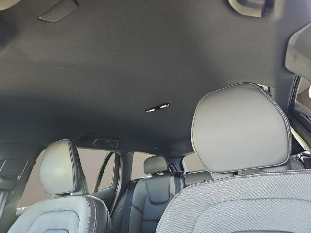 Volvo  B4 Plus Dark AHK LED NAVI GOOGLE H&K 18LM
