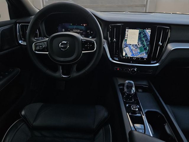 Volvo  B4 Plus Dark AHK LED NAVI GOOGLE H&K 18LM