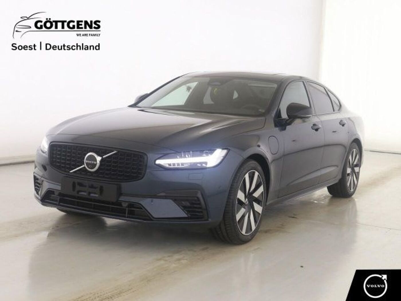 Volvo  T8 AWD Recharge Ultimate Dark PANO NAVI