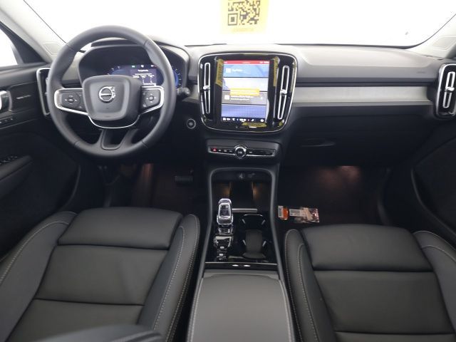 Volvo  B3 Plus Dark Mild HY. PANO 360° 20LM LED