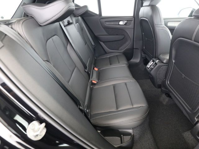 Volvo  B3 Plus Dark Mild HY. PANO 360° 20LM LED