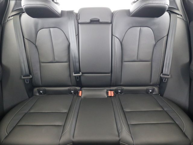 Volvo  B3 Plus Dark Mild HY. PANO 360° 20LM LED