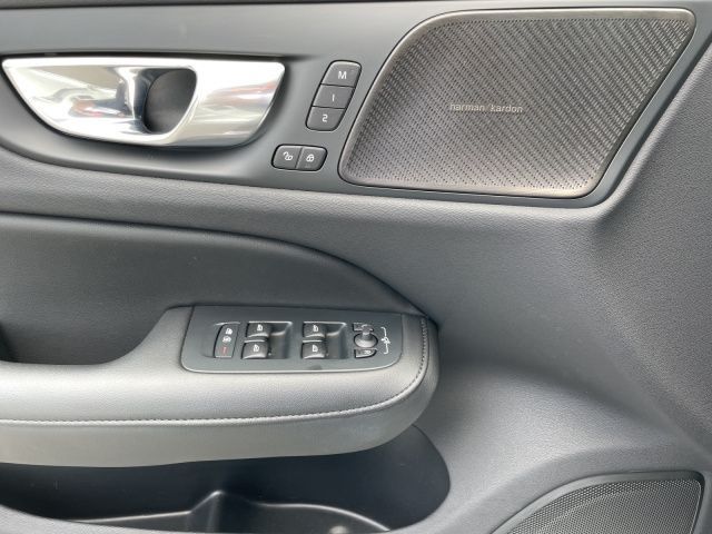 Volvo  Rech Ultimate T8 AWD PANO LED 360°19LM NAVI